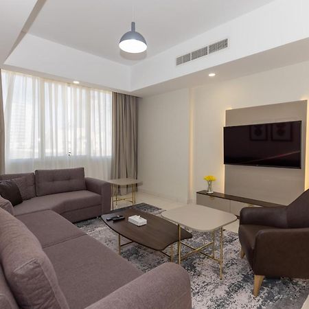 Platinum Coast Hotel Apartments Фуджейра Екстериор снимка Living room
