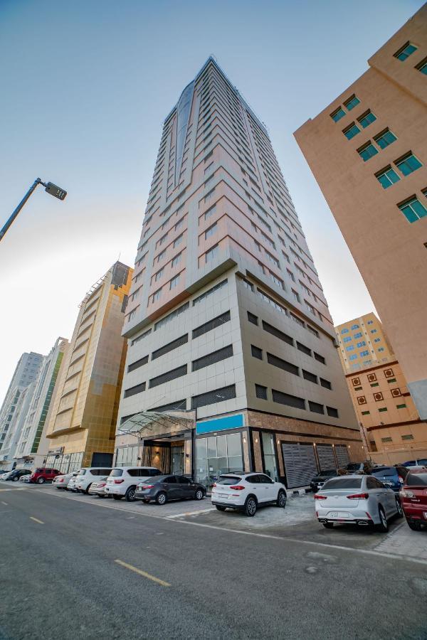 Platinum Coast Hotel Apartments Фуджейра Екстериор снимка The hotel in 2016