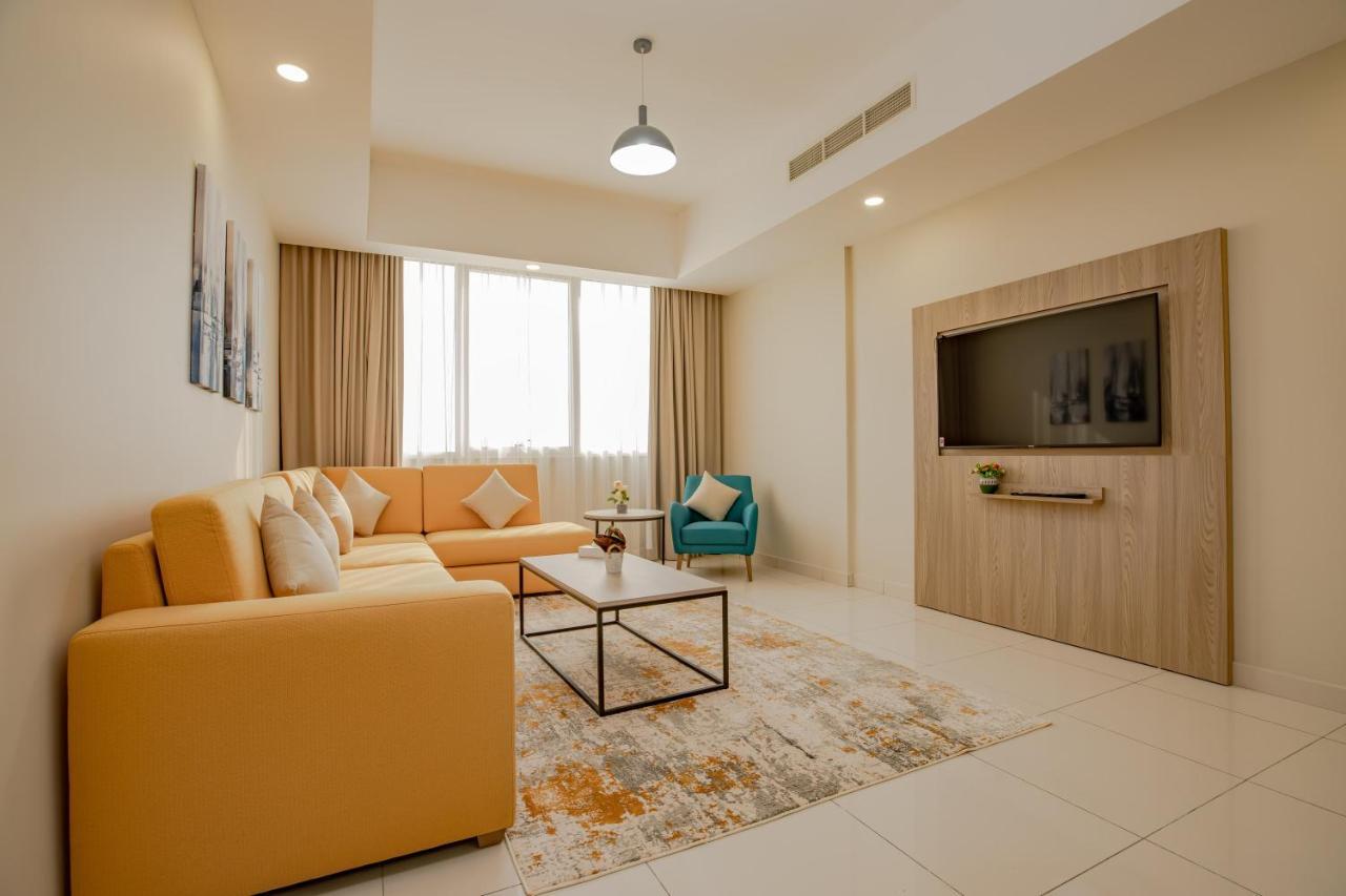 Platinum Coast Hotel Apartments Фуджейра Екстериор снимка Living room