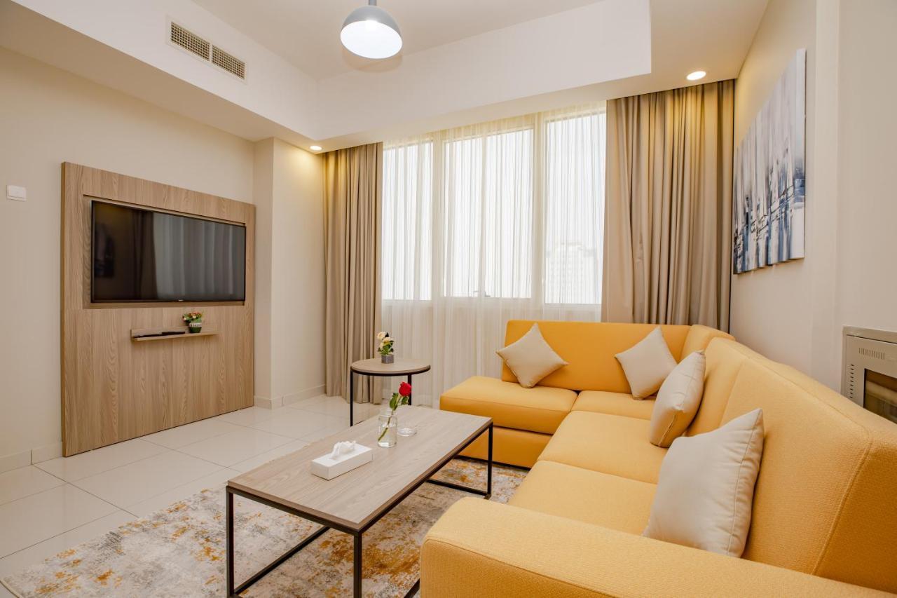 Platinum Coast Hotel Apartments Фуджейра Екстериор снимка Living room