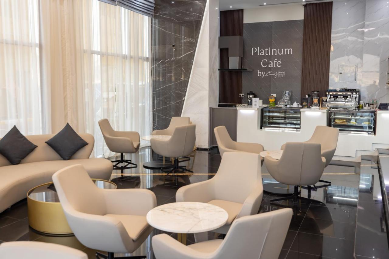 Platinum Coast Hotel Apartments Фуджейра Екстериор снимка Platinum Cafe