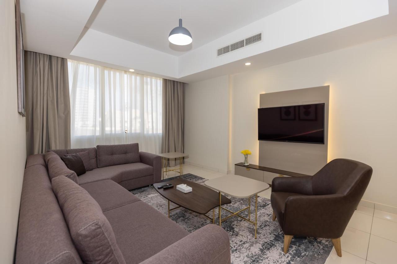 Platinum Coast Hotel Apartments Фуджейра Екстериор снимка Living room
